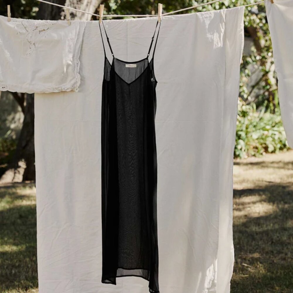 Doen Long Deep V-Neck Slip - Black - NWT